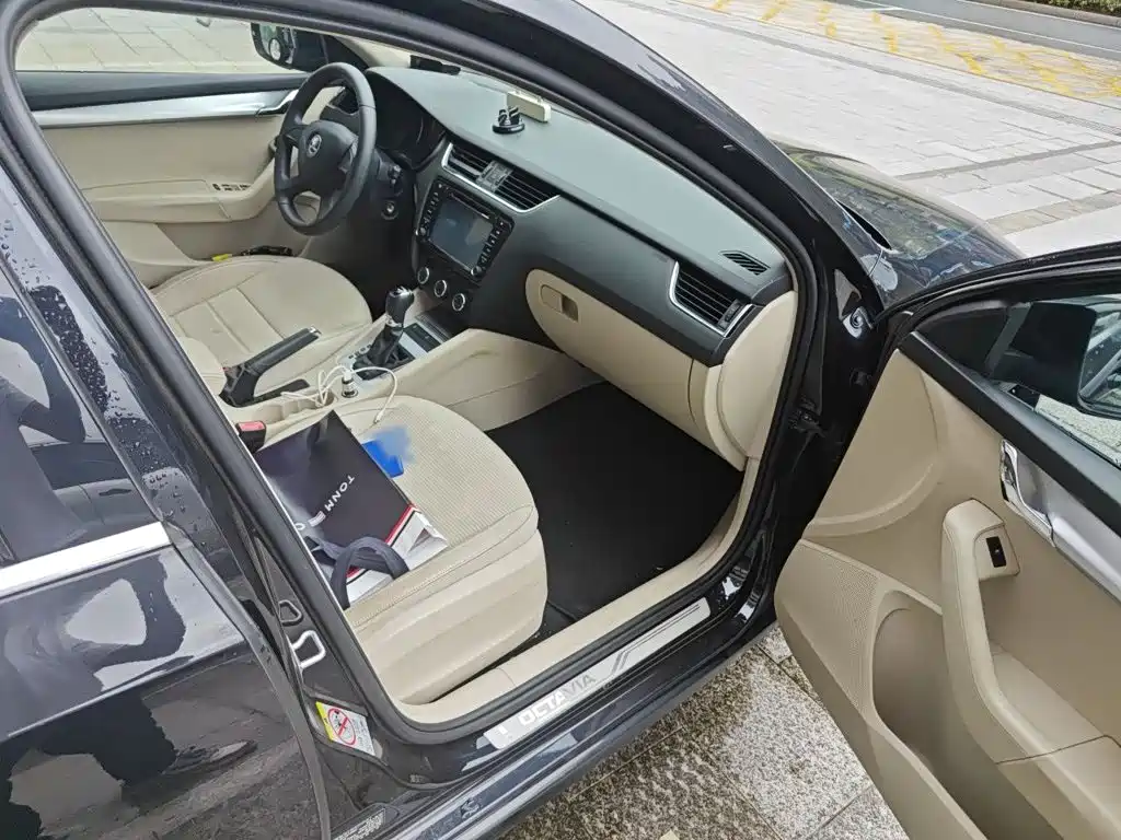 Skoda Octavia 2014 — фото 20