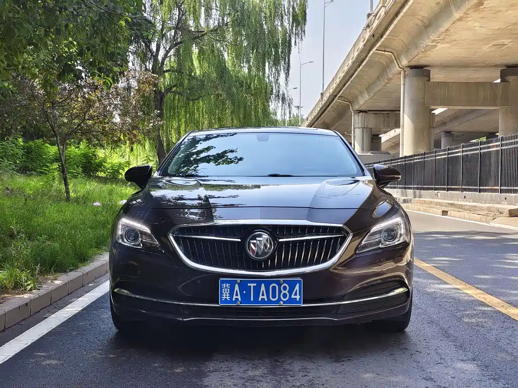 Buick LaCrosse 2017 — фото 2