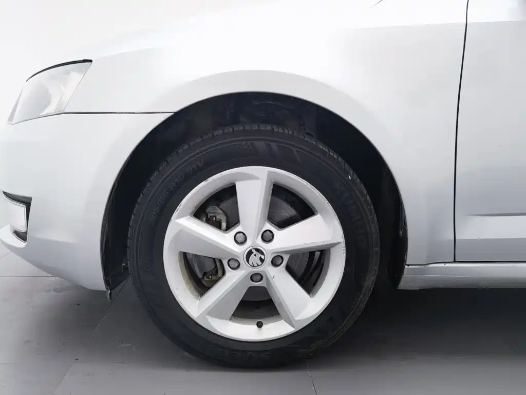 Skoda Octavia 2015 — фото 17