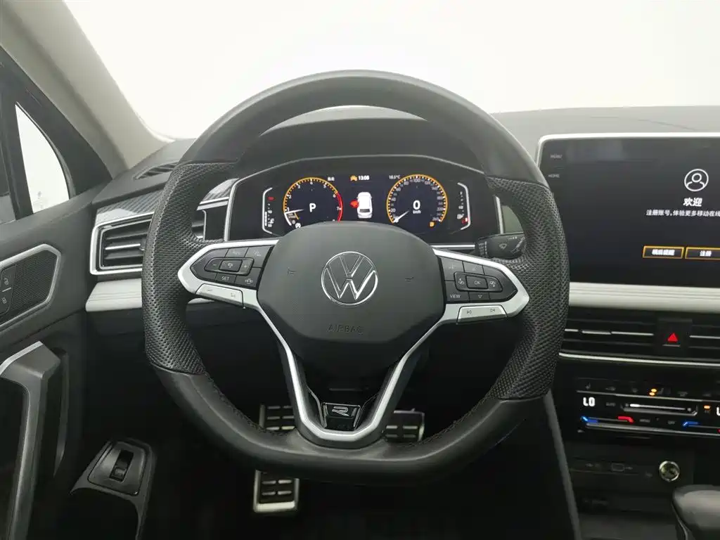 Volkswagen Tiguan L 2023 — фото 11