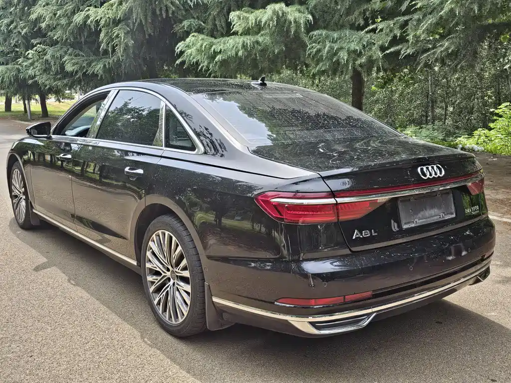 Audi A8 2020 — фото 7