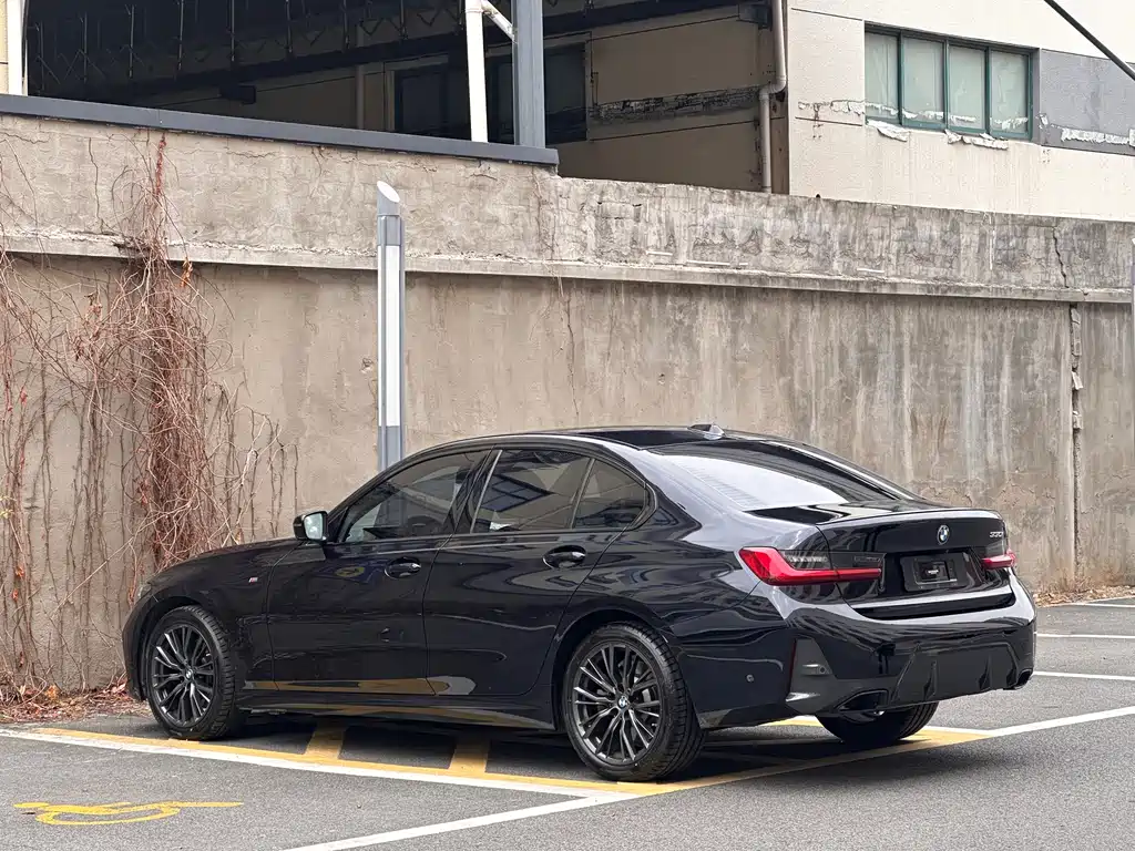 BMW 3 Series 2023 — фото 14