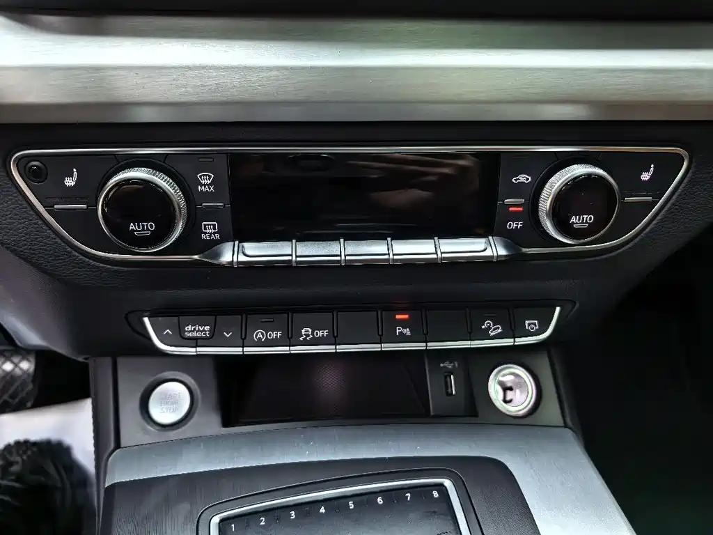 Audi Q5L 2021 — фото 15