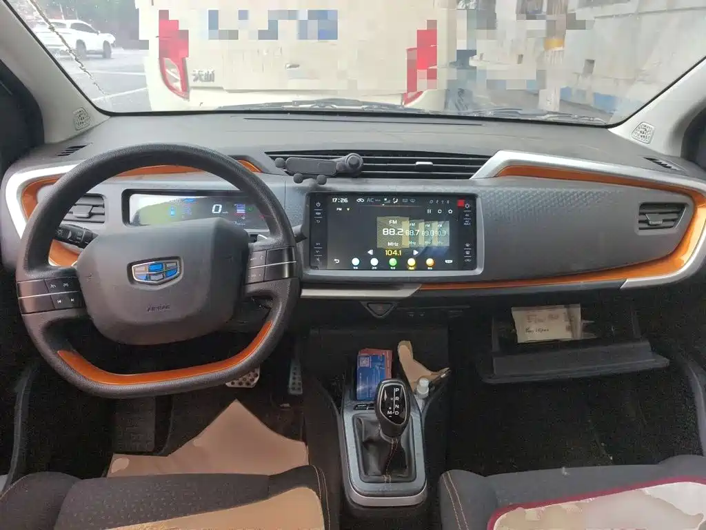 Geely Vision X1 2019 — фото 13