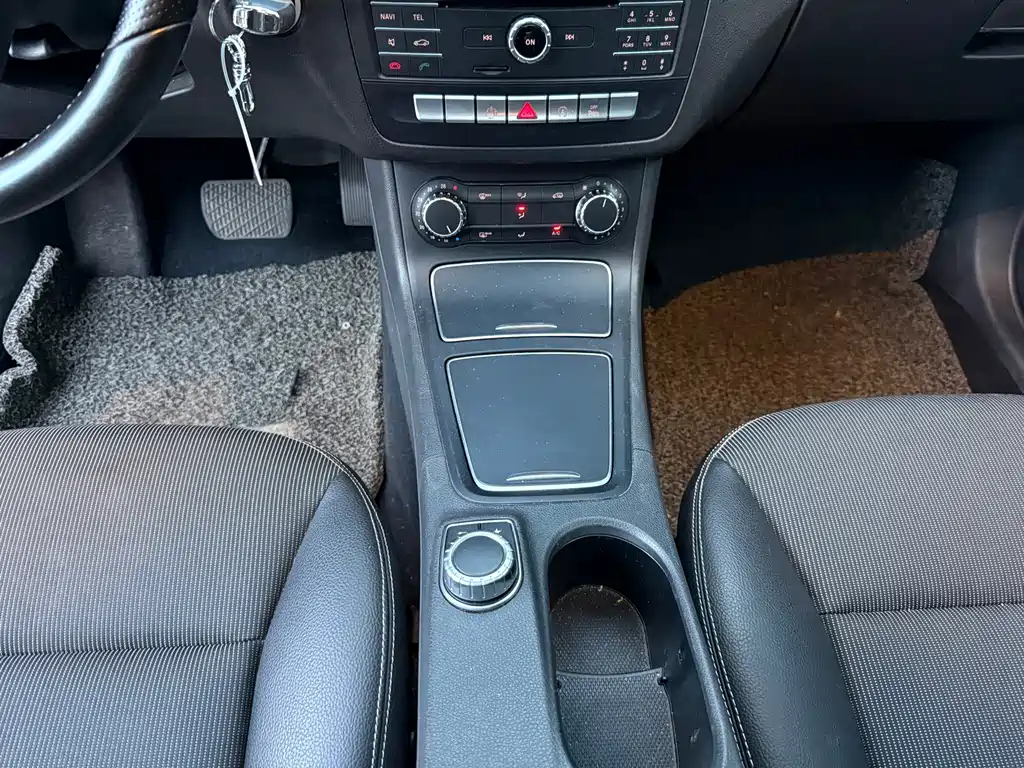 Mercedes-Benz B-Class 2015 — фото 18
