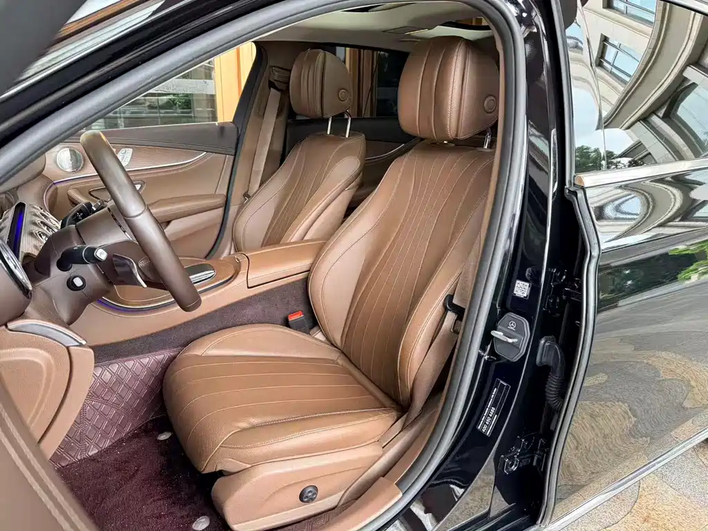 Mercedes-Benz E-Class 2022 — фото 10