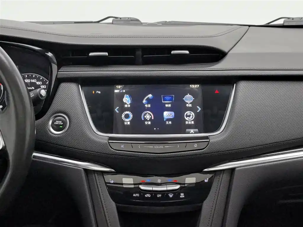 Cadillac XT5 2017 — фото 12