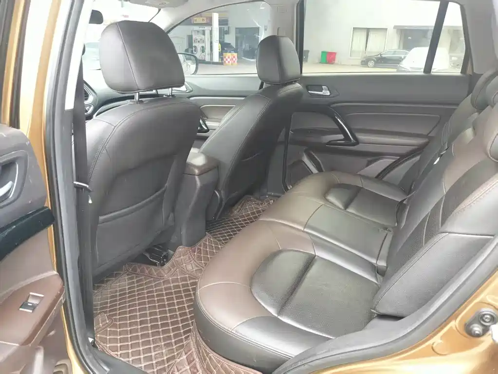 GAC Motor Trumpchi GS4 2016 — фото 10