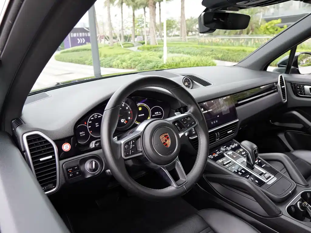 Porsche Cayenne 2018 — фото 14