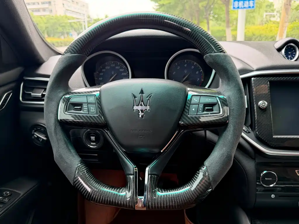 Maserati Ghibli 2016 — фото 9