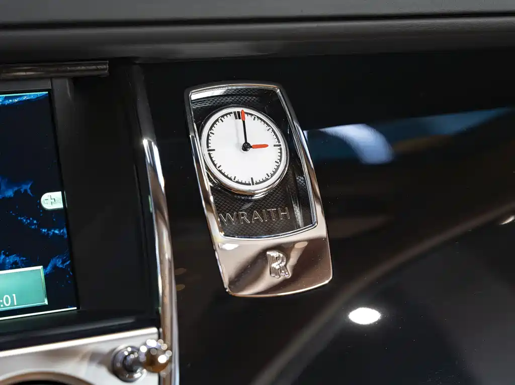 Rolls-Royce Wraith 2018 — фото 17