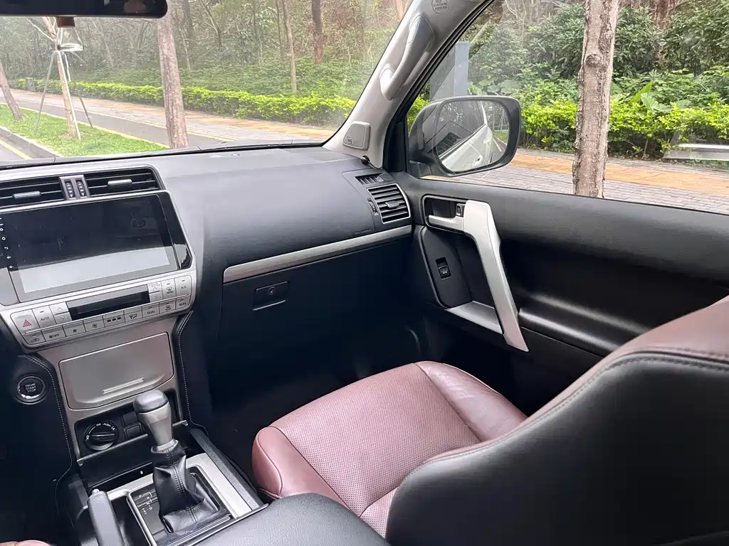 Toyota Prado 2018 — фото 15
