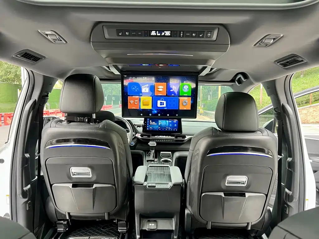 Toyota Sienna 2022 — фото 19