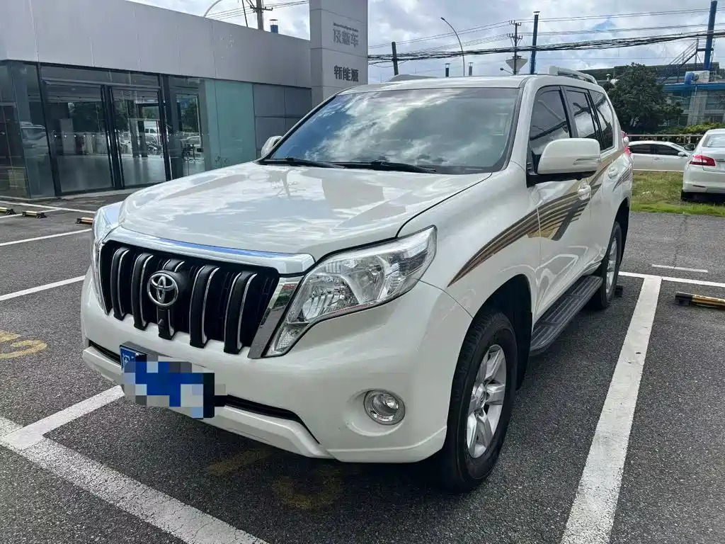 Toyota Prado 2017 — фото 2