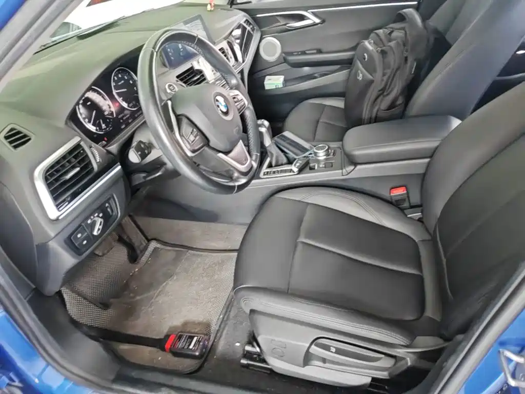 BMW 1 Series 2019 — фото 15