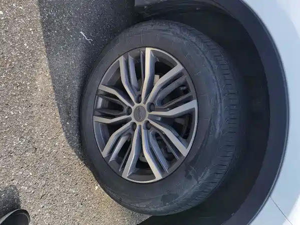 Geely Boyue 2021