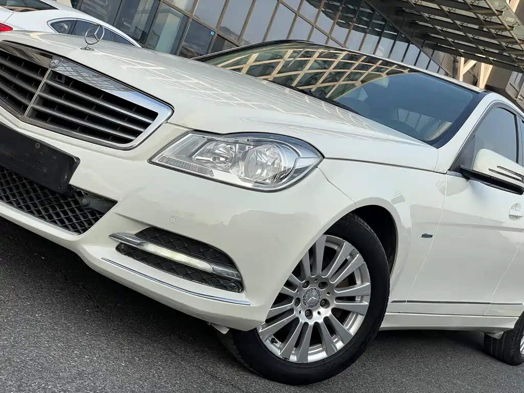 Mercedes-Benz C-Class 2012 — фото 4