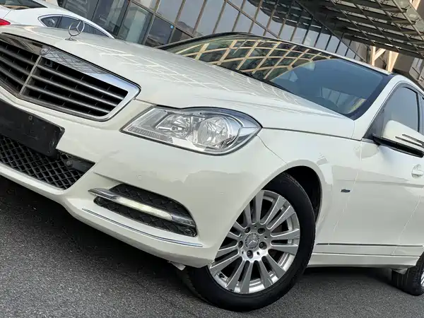 Mercedes-Benz C-Class 2011