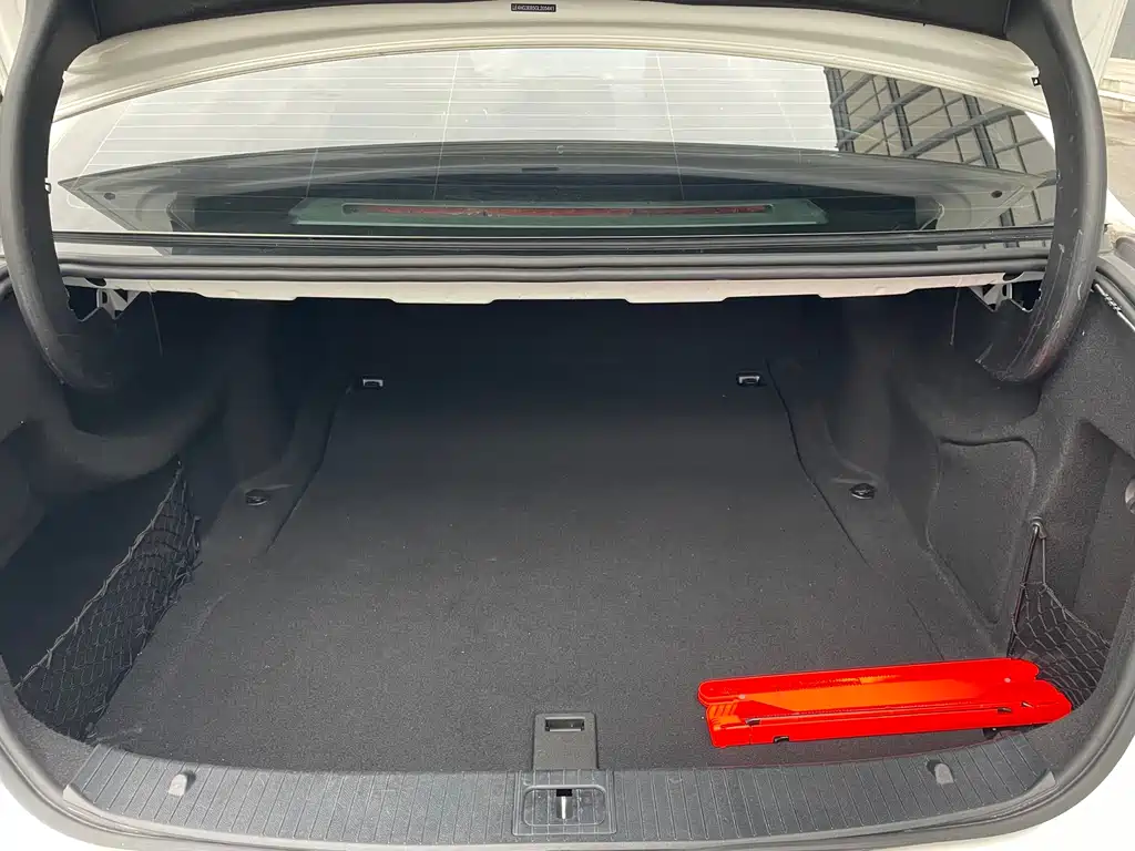 Mercedes-Benz E-Class 2015 — фото 15