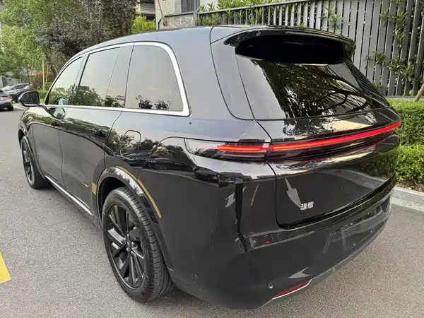 Li Auto L8 2023