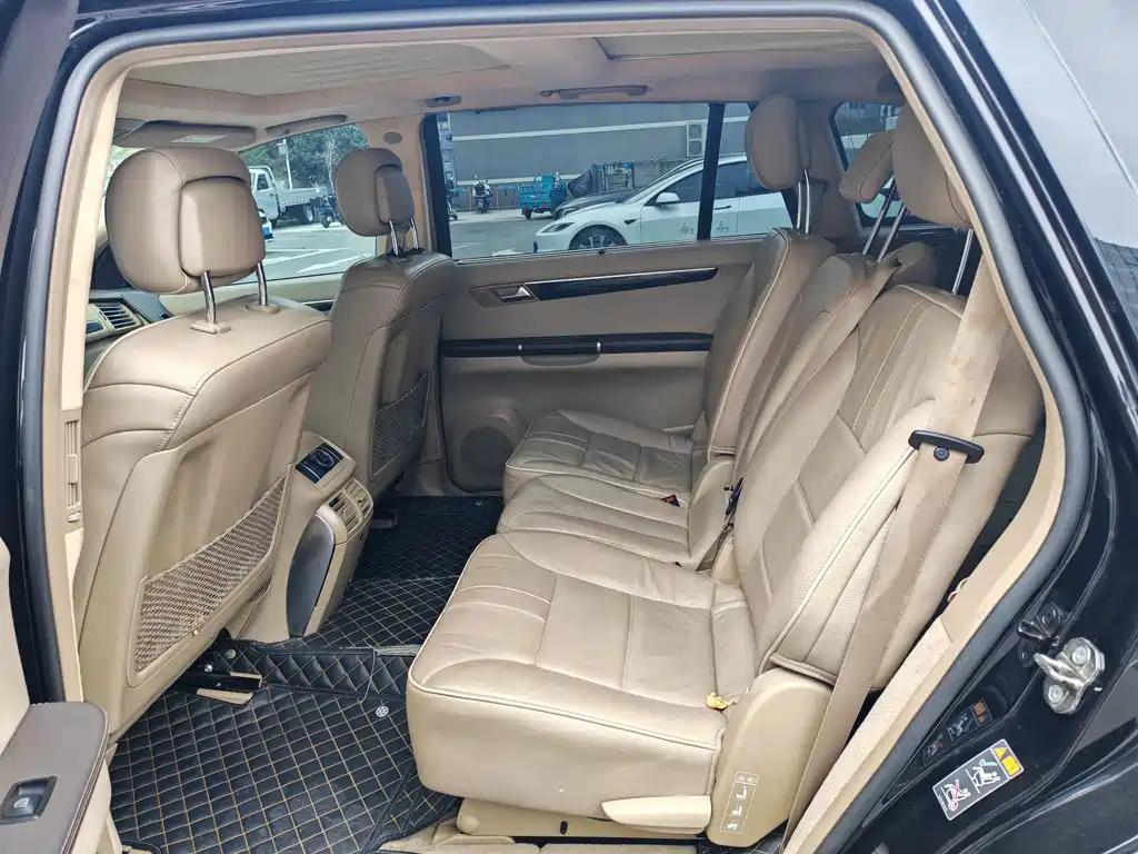 Mercedes-Benz R-Class 2017 — фото 11