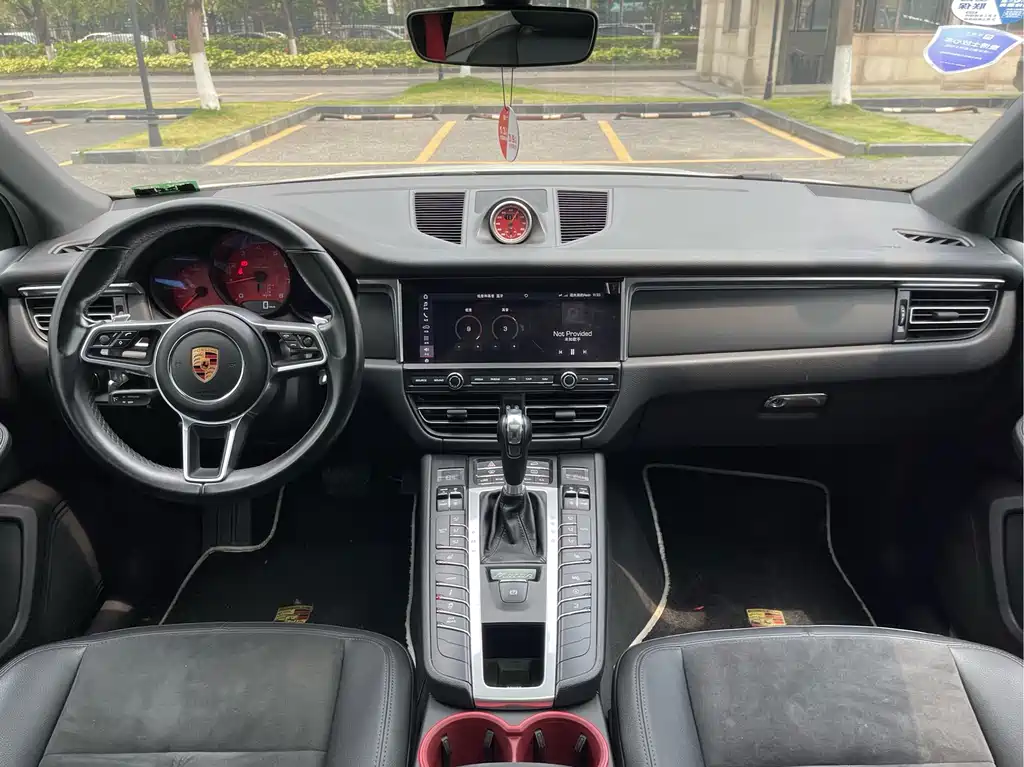 Porsche Macan 2019 — фото 16