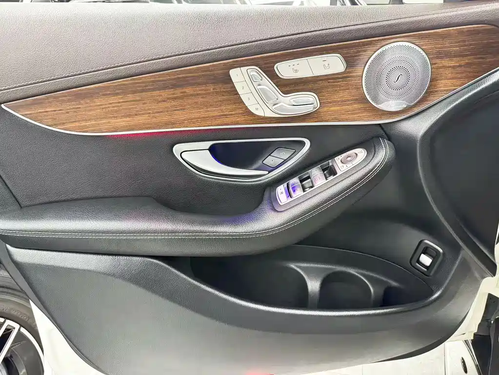 Mercedes-Benz GLC 2021 — фото 13
