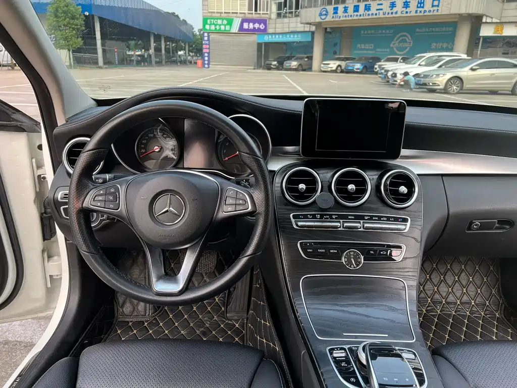 Mercedes-Benz C-Class 2017 — фото 16