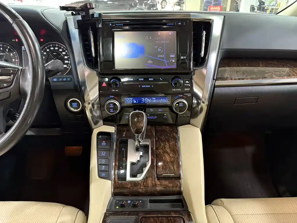 Toyota Alphard 2019 — фото 11