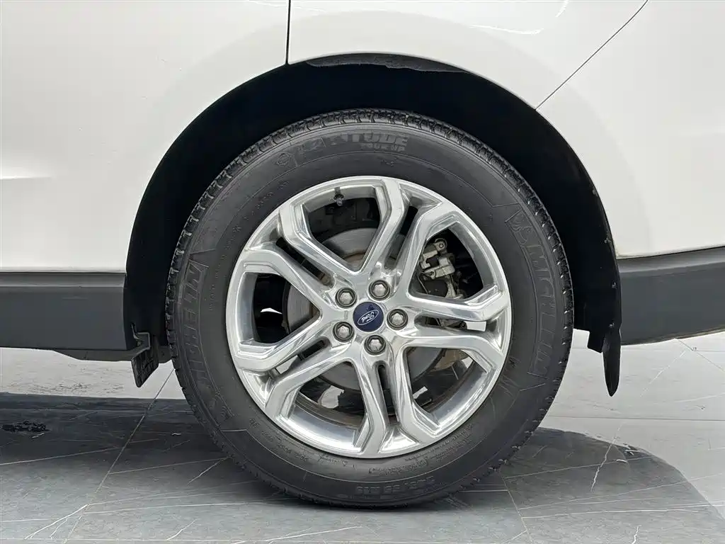 Ford Edge 2018 — фото 24