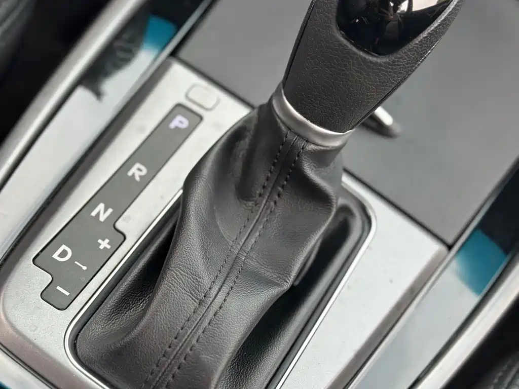 Hyundai Elantra Langdong 2017 — фото 17