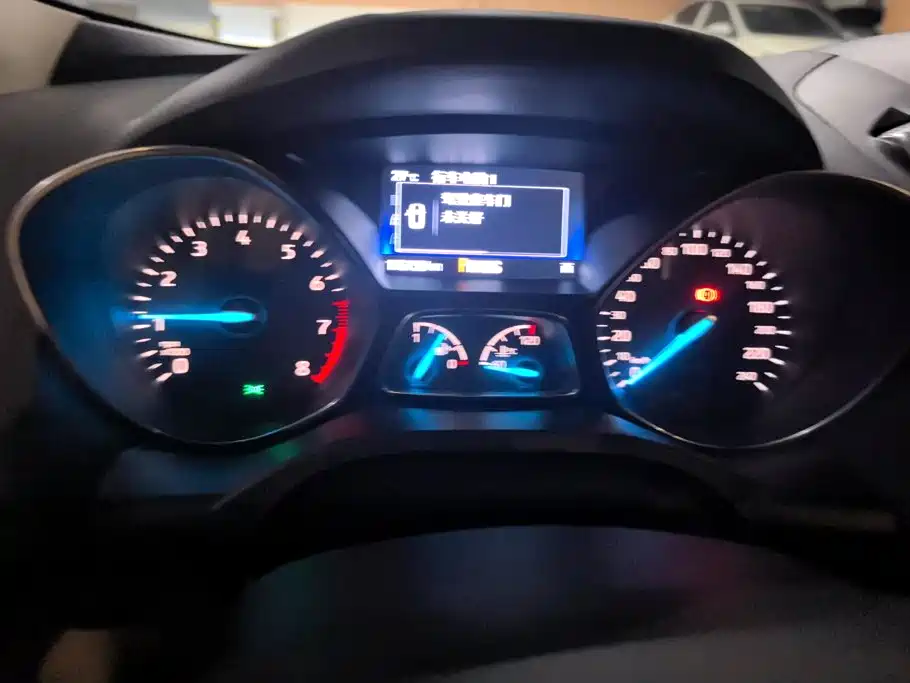 Ford Kuga 2017 — фото 14