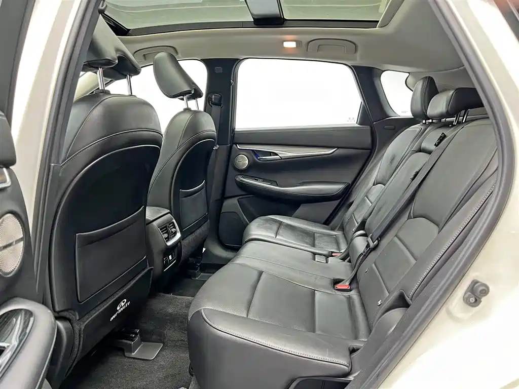 Infiniti QX50 2018 — фото 15