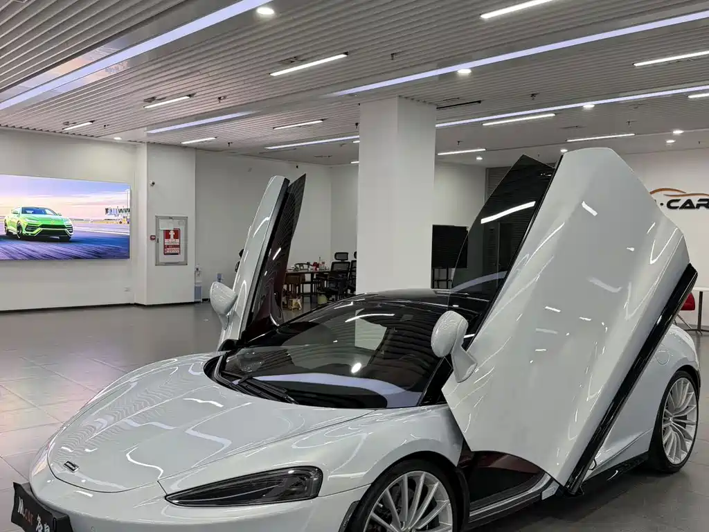 McLaren GT 2022