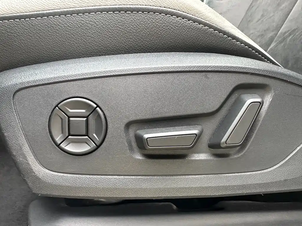 Audi Q3 2022 — фото 12