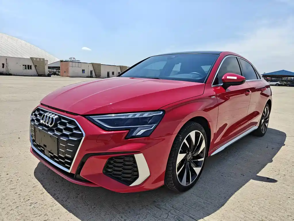 Audi A3 2023 — фото 1