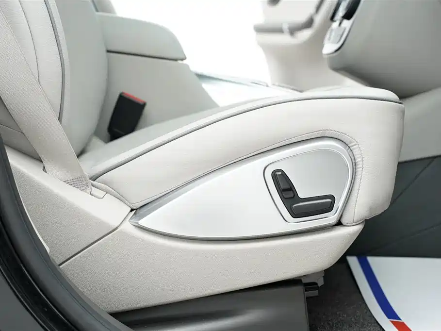 Mercedes-Benz R-Class 2016 — фото 31