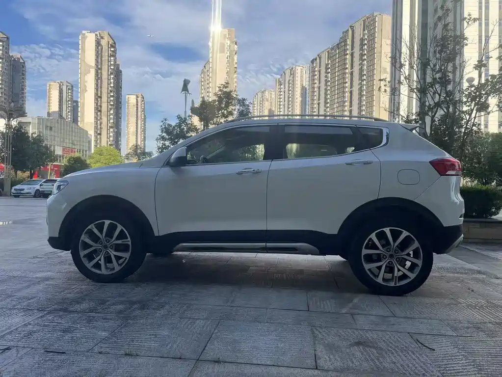 Haval H2s 2017 — фото 5