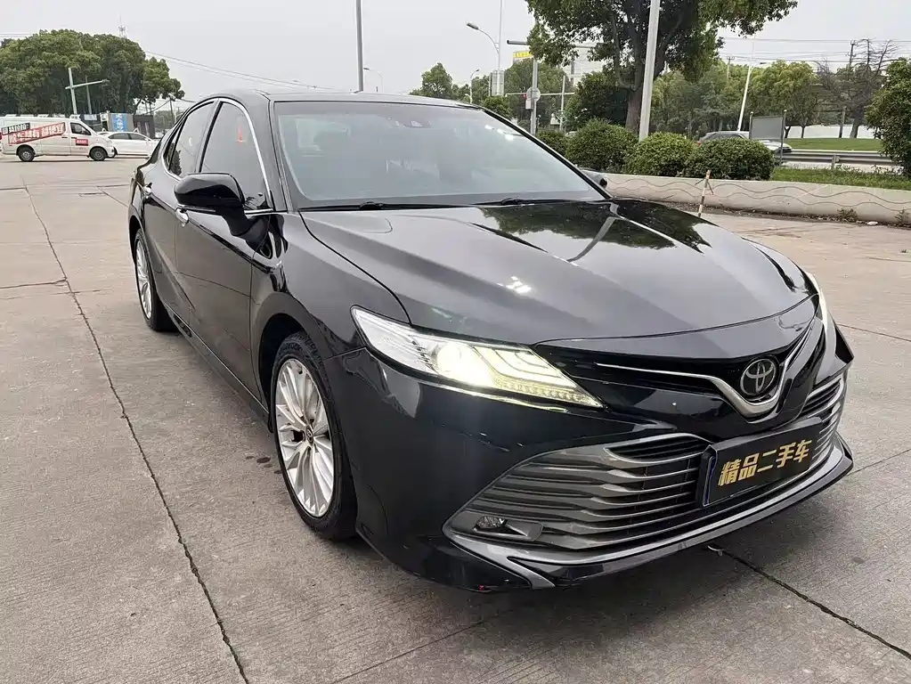 Toyota Camry 2019 — фото 3