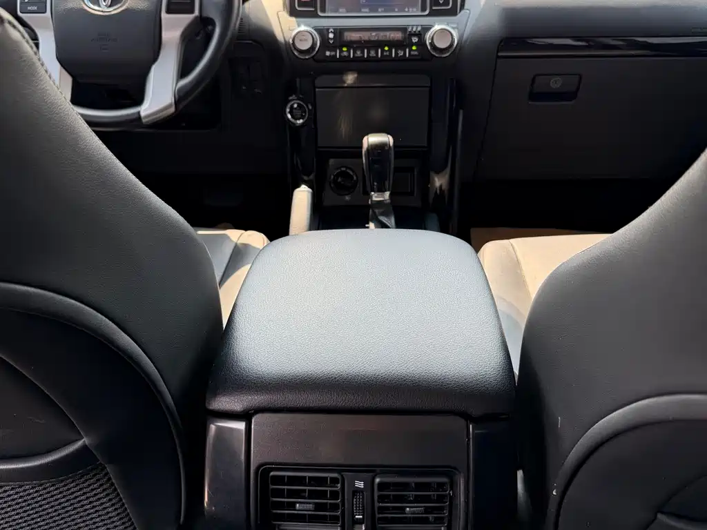 Toyota Prado 2016 — фото 17