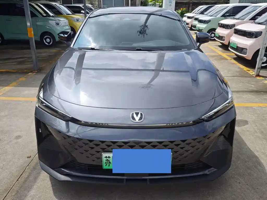 Changan UNI-V Smart Electric Idd 2026 — фото 2