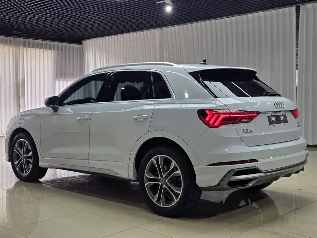 Audi Q3 2020 — фото 7