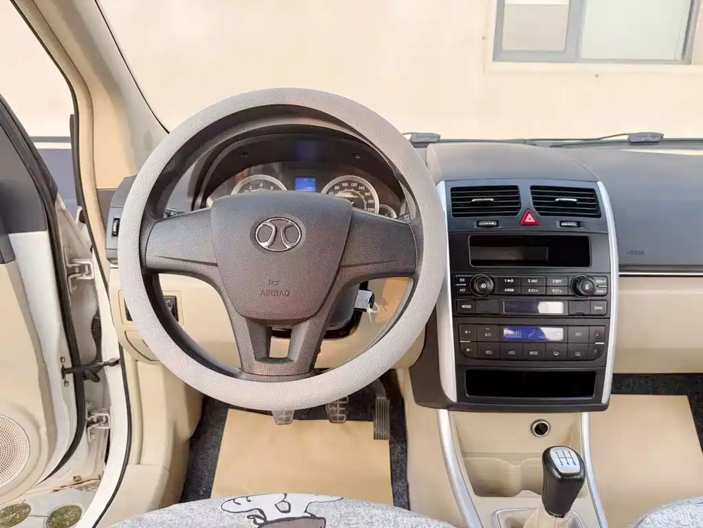 BAIC Motor E Series 2014 — фото 10