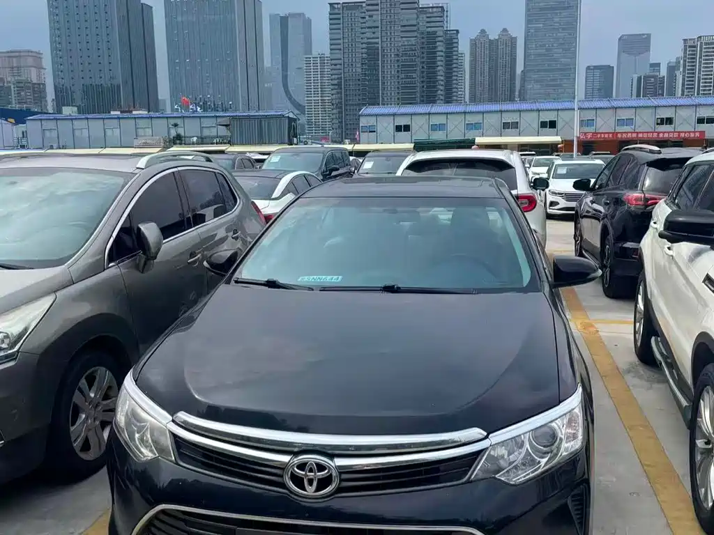 Toyota Camry 2015 — фото 2