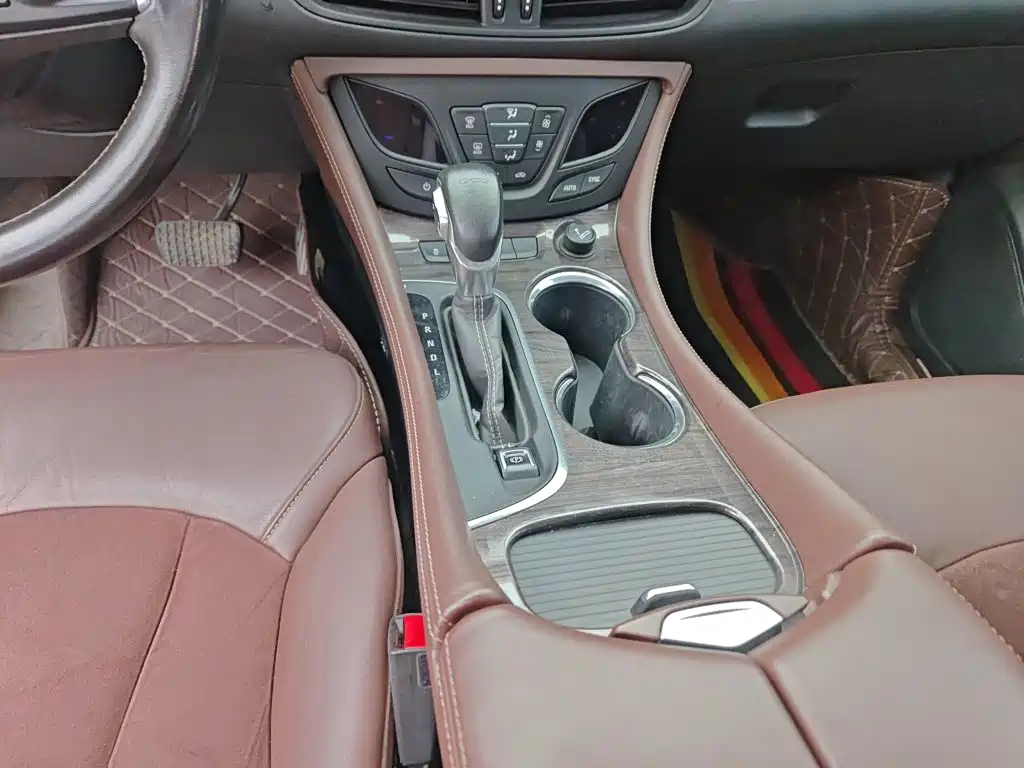 Buick Envision Plus 2016 — фото 10
