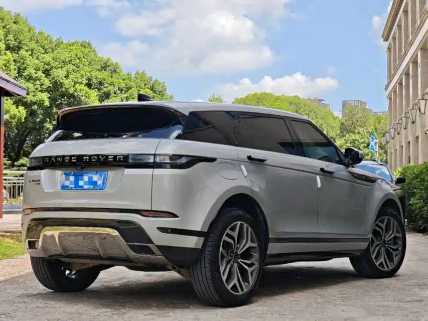 Land Rover Range Rover Evoque 2023 — фото 8