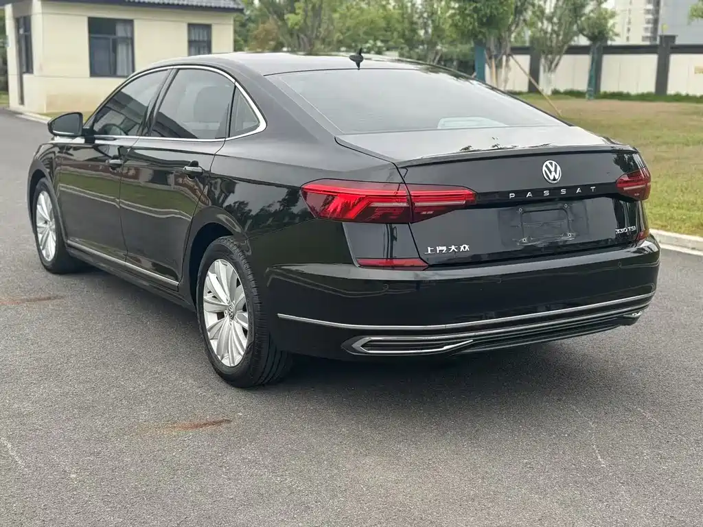 Volkswagen Passat 2019 — фото 8