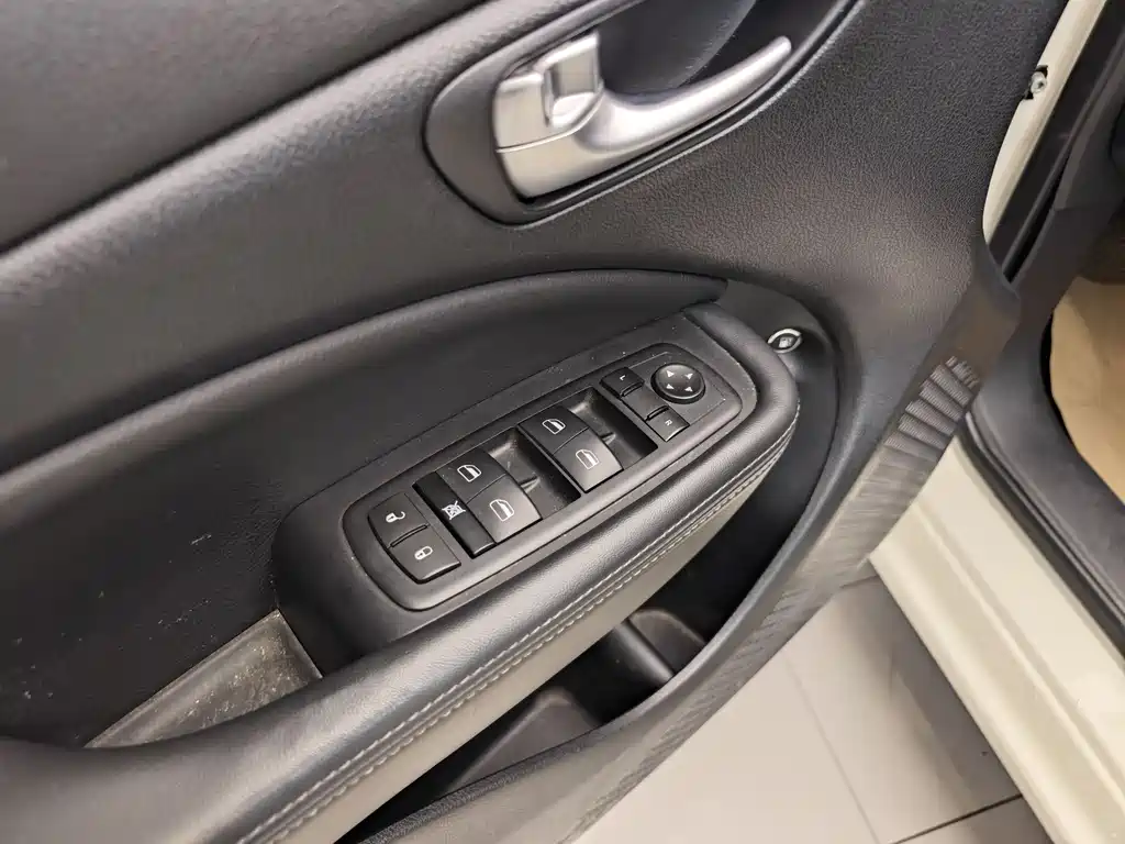 Fiat Viaggio 2016 — фото 9