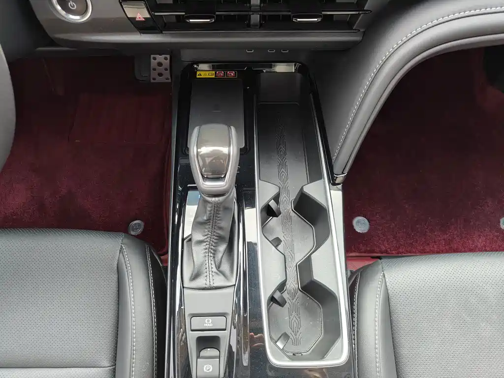 Toyota Camry 2025 — фото 12