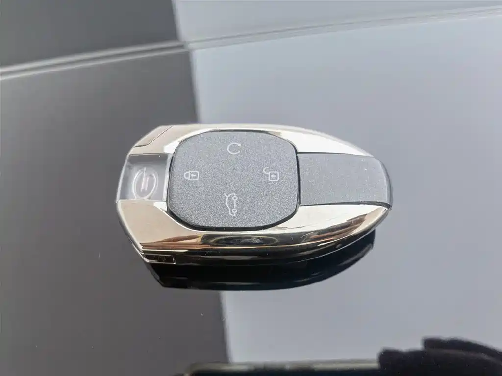 GAC Motor Trumpchi GS8 2023 — фото 19